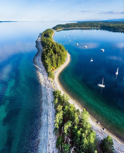Ocean front, west facing with incredible sunsets
