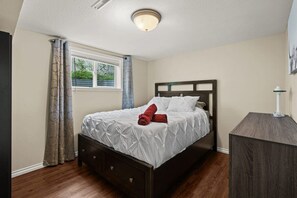 5 Schlafzimmer, Bügeleisen/Bügelbrett, WLAN, Bettwäsche
