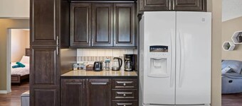 Bahama Breeze | Beach-Themed Home | Hot Tub & Cozy