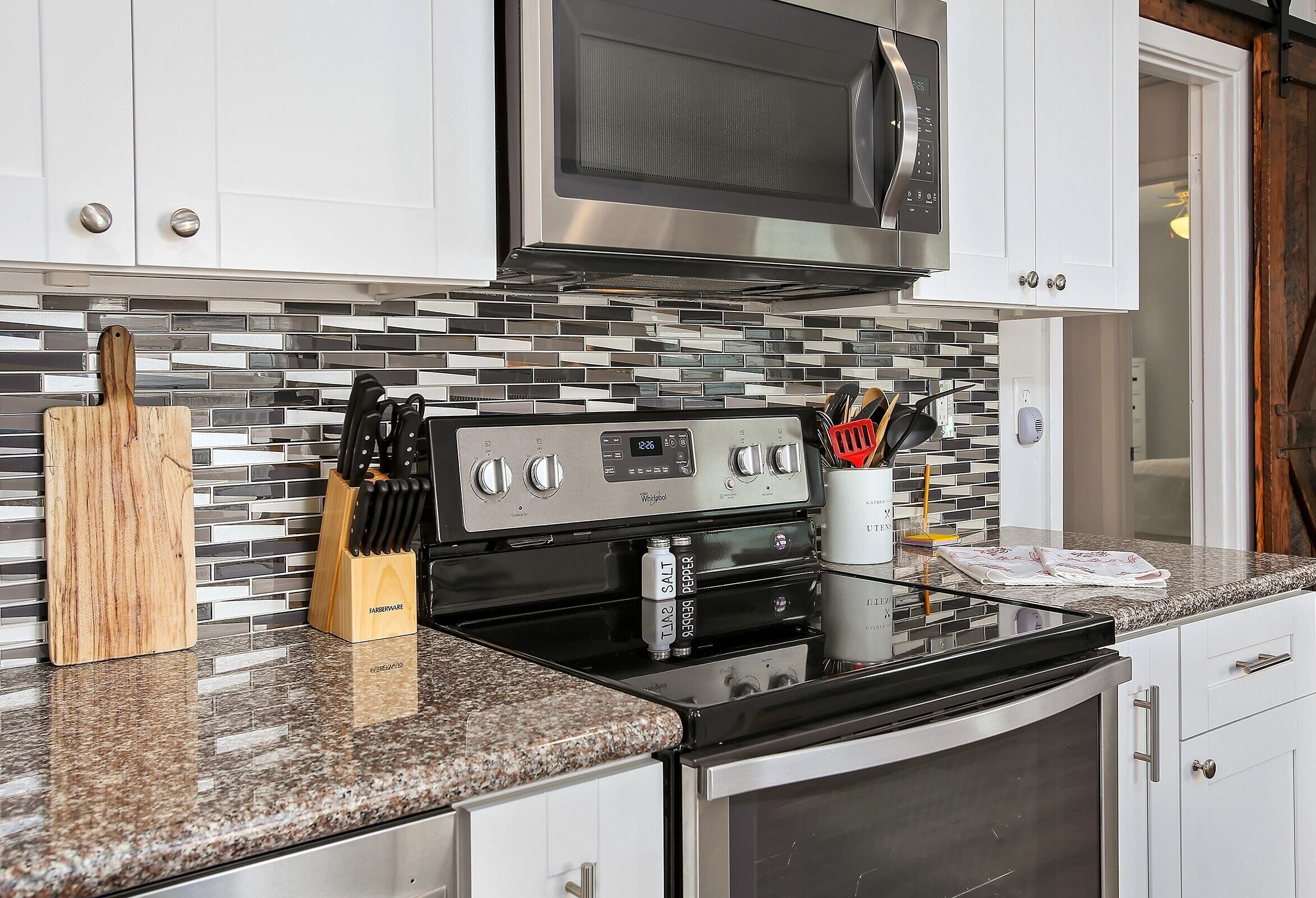 BELLA SOL - !!!BRAND NEW LISTING - JUST REMODELED IN JAMAICA BEACH!!!!