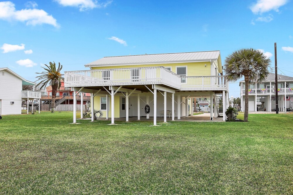 BELLA SOL - !!!BRAND NEW LISTING - JUST REMODELED IN JAMAICA BEACH!!!!