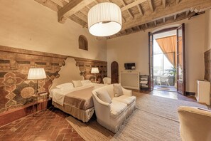 1 slaapkamer, een strijkplank/strijkijzer, gratis wifi, beddengoed