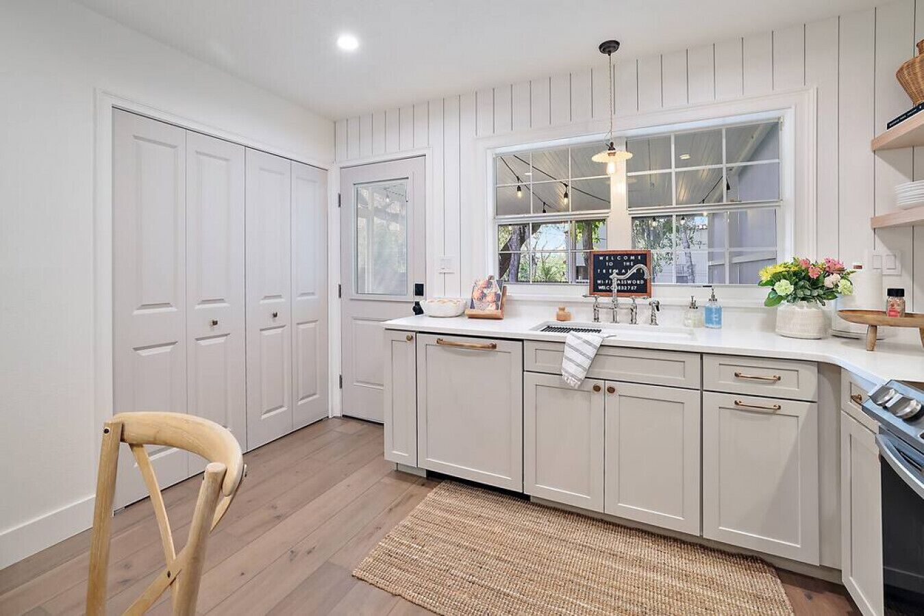 冰箱、微波炉、烤箱、炉灶