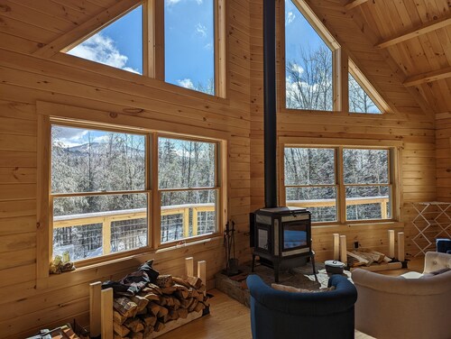 Log Home Mt Sunapee View - 5 min from beach and mountain & 9 min from town