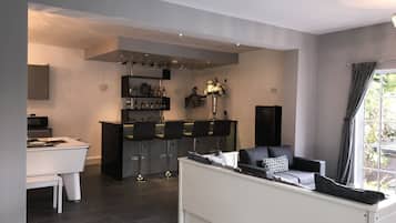 Cottage | Interior