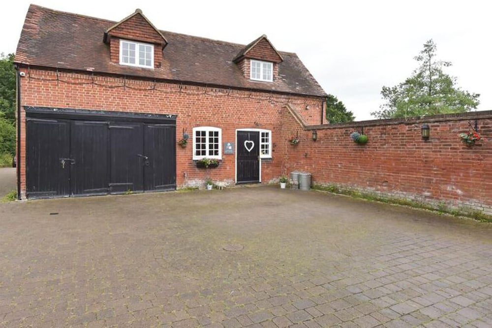 Stunning 100 Year old Converted Coach House
