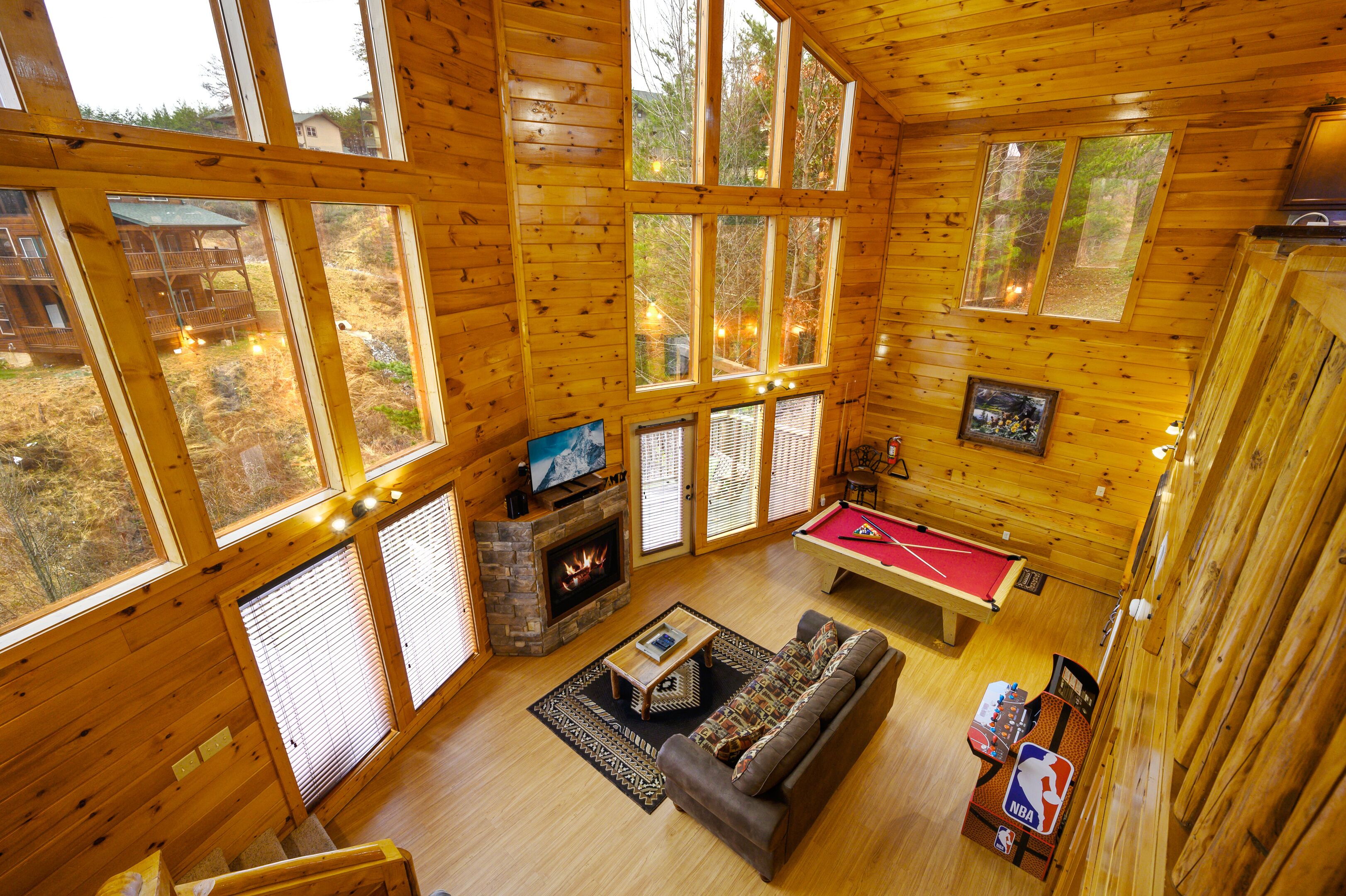 7 min to Dollywood - Hot Tub - Arcades - Sunshine!