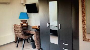 1 bedroom, free WiFi, bed sheets