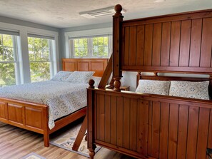 4 chambres, fer et planche à repasser, lit parapluie, Wi-Fi gratuit