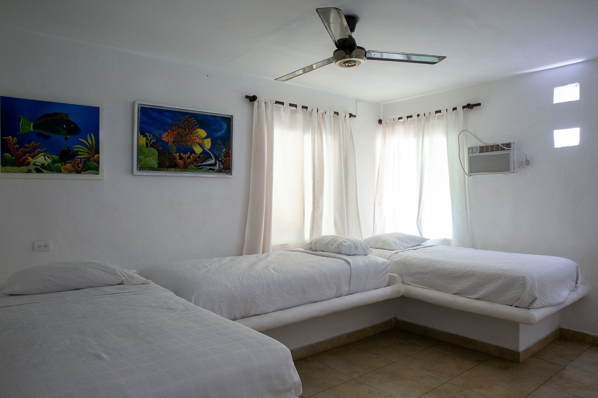 Car123 - Charming waterfront house in Rosario Islands