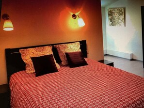 1 quarto, Wi-Fi de cortesia, roupa de cama