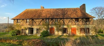 Charming house in the grounds of a Pays d'Auge manor house