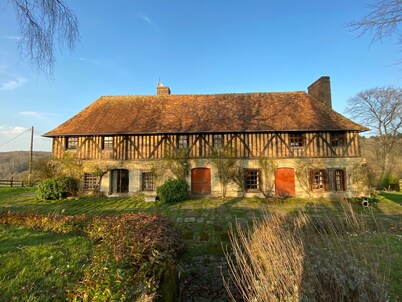 Charming house in the grounds of a Pays d'Auge manor house