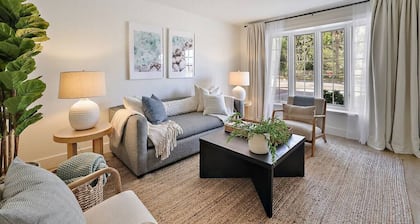 Closest Stay to Downtown Mt Dora - Renovated - Walk Everywhere - 5-Star Reviews