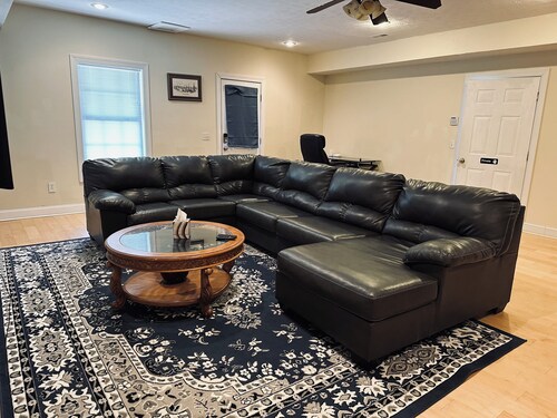 Private, safe, quiet, 2 bedrooms, spacious living room, kitchenette & study area