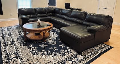 Private, safe, quiet, 2 bedrooms, spacious living room, kitchenette & study area