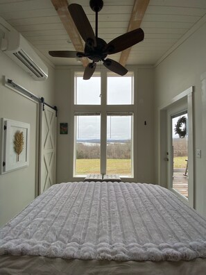 1 habitación, tabla de planchar con plancha, wifi gratis y ropa de cama