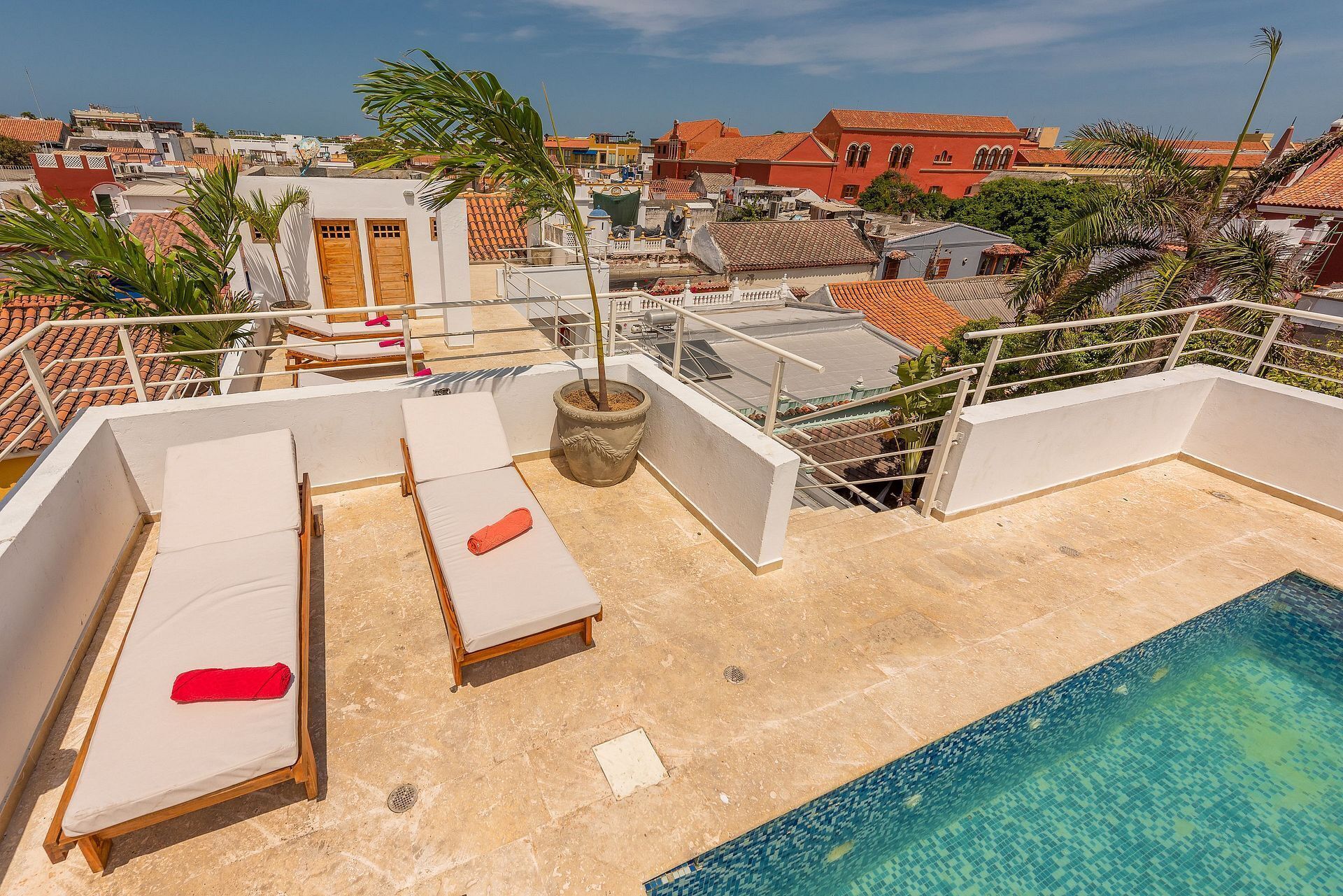 Car042 - 13 Bedroom Mansion in the Old City, Cartagena