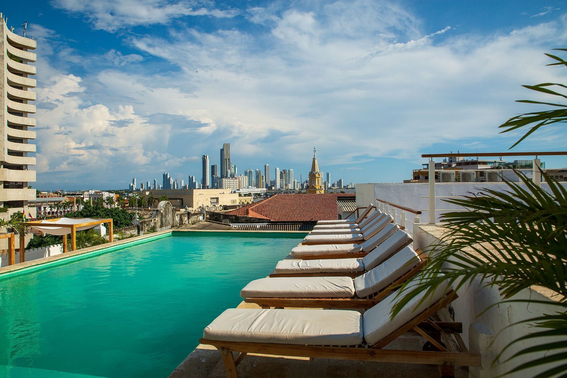 Car034 - 21 Bedroom Luxury Mansion in Cartagena