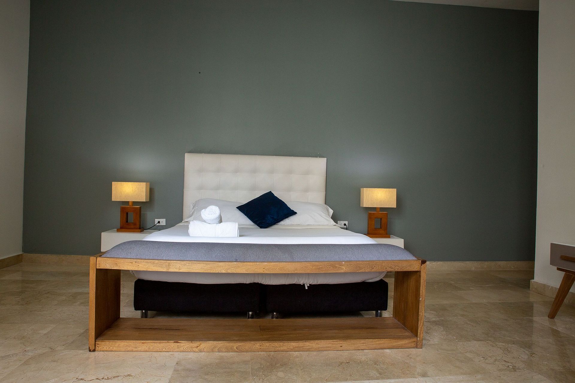 Car034 - 21 Bedroom Luxury Mansion in Cartagena