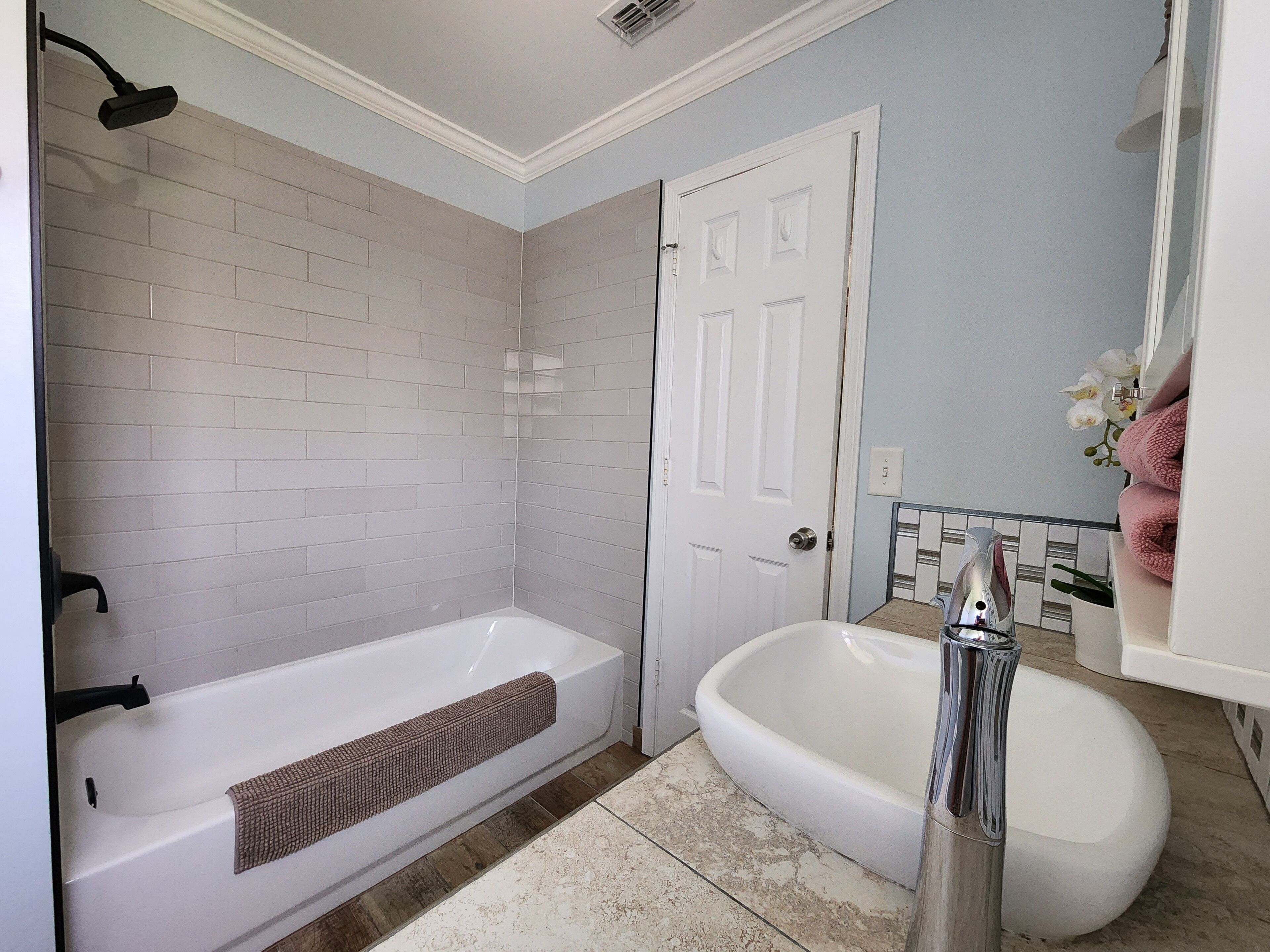 Cozy Bungalo Jax, where you will feel at home.