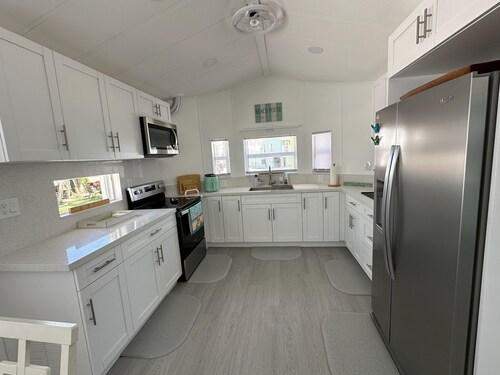 Cozy beach cottage...