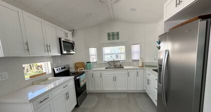 Cozy beach cottage...