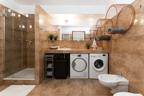 Comfort Studio | Bathroom