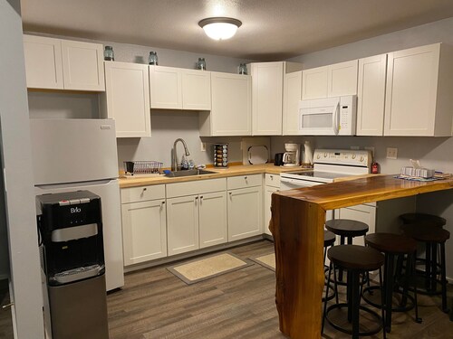 Cozy, clean, lodging located a few minutes walk from Knudson Cove Marina.