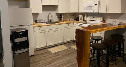 Cozy, clean, lodging located a few minutes walk from Knudson Cove Marina.