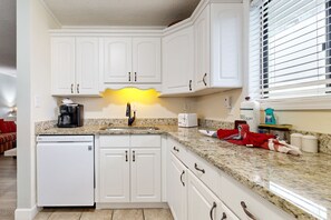 Frigorifero, microonde, forno, lavastoviglie