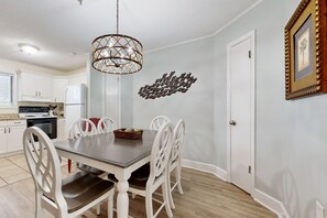 Dining - Oceanside Resort Condo w/ Indoor Pool, Tennis & Oceanfront Restaurant (Hilton Head)