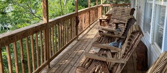 Lakefront Tillery Getaway- Pontoon Boat for Rent and Pet Friendly