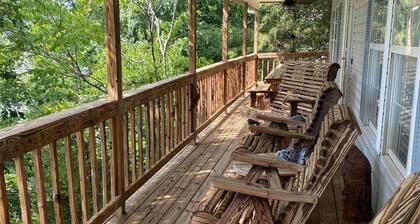 Lakefront Tillery Getaway- Pontoon Boat for Rent and Pet Friendly