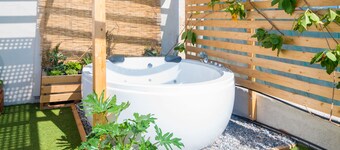 Roofgarden home w\ jacuzzi