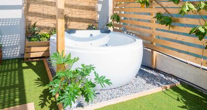 Roofgarden home w\ jacuzzi