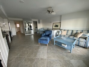 TV - Immaculate Oceanfront Condo  (Avalon)