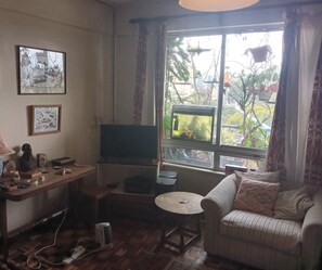 TV connectée, lecteur de DVD, livres, imprimantes