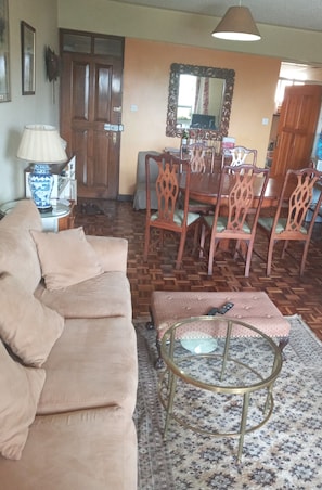 TV connectée, lecteur de DVD, livres, imprimantes