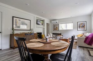 Dining -  Secluded Suite Close to Downtown (Asheville)