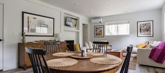  Secluded Suite Close to Downtown