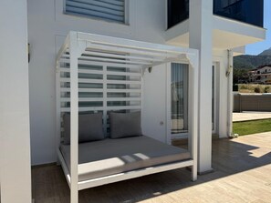 Terrace/patio - Luxurious Private 4 Bedroom Villa, all en-suite 5 minutes to Oludeniz Beach (Fethiye)