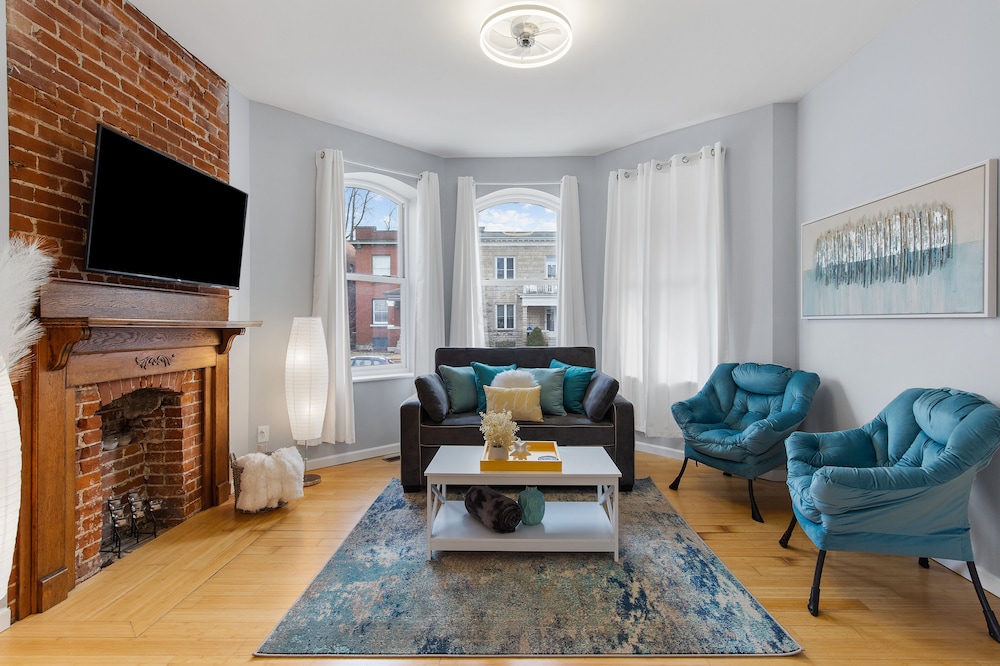Exquisitely Designed Townhome | JZ Vacation Rentals