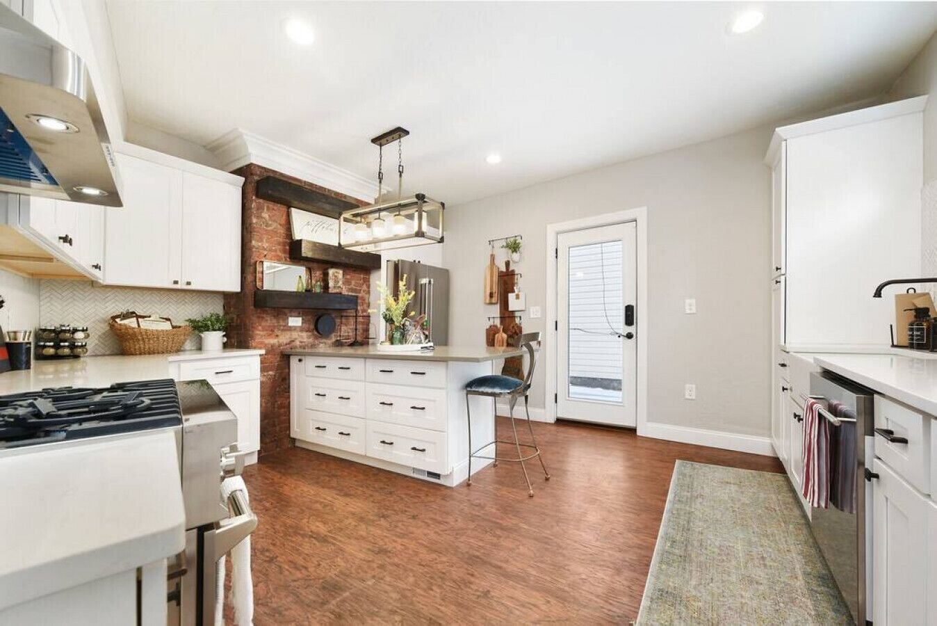 Sauna ★ Farmhouse Vibe ★ 1 Block from Butler!