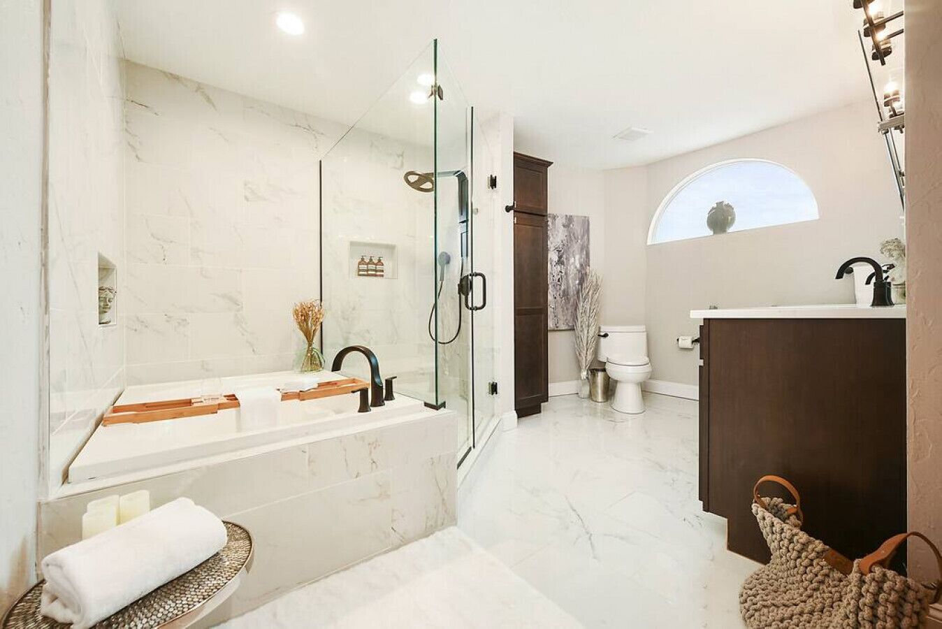 Sauna ★ Farmhouse Vibe ★ 1 Block from Butler!