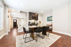 Dining - ★ HostWise Stays ★ Family-Friendly Home| Sauna & Tub, Near Butler St. (Pittsburgh)