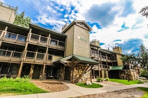Exterior - Condo, 1 week at Vail, Co. Streamside at Vail, Aspen Bldg. Sleeps 8/10 people  . (Vail)