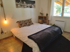 3 chambres, bureau, fer et planche à repasser, Wi-Fi gratuit