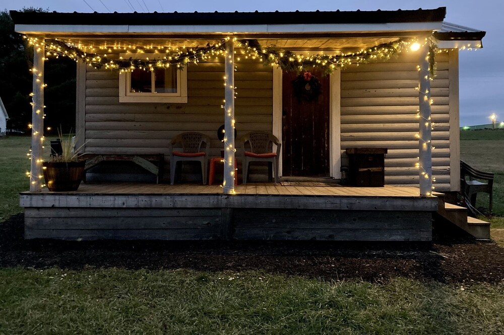 Perfect for families or small groups, and packed w/amenities - Dozens of trails
