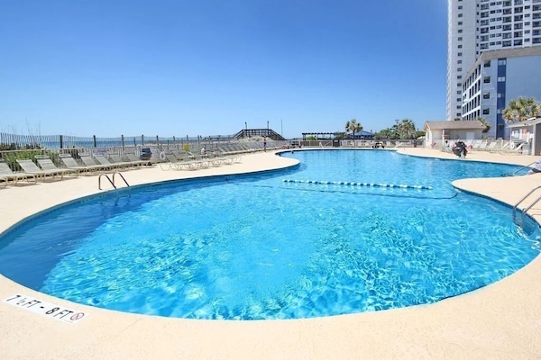 ocean front pool